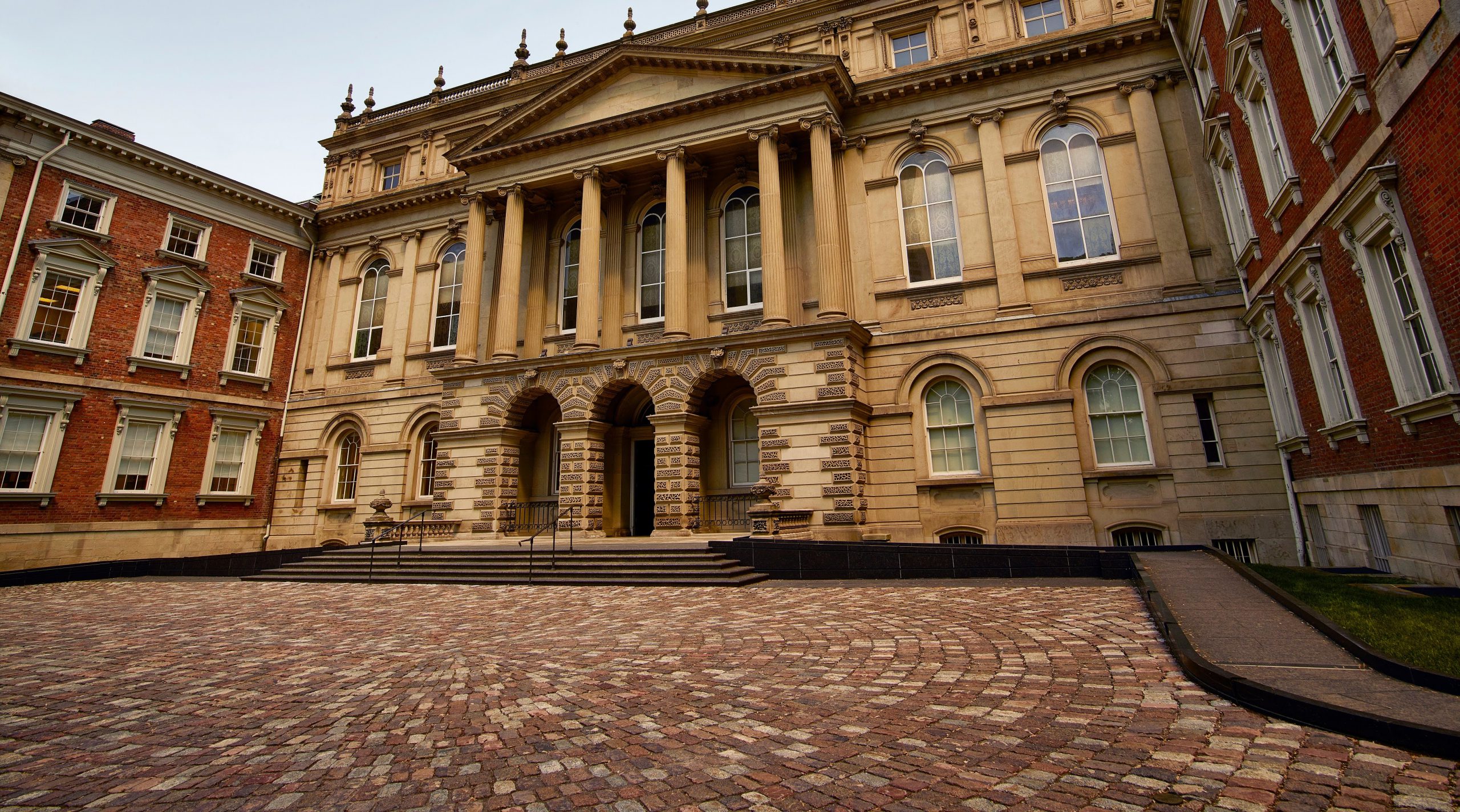 Exterior Ontario Court of Appeal walkway